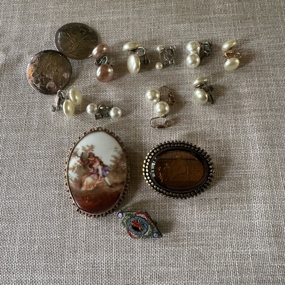 Vintage jewelry lot